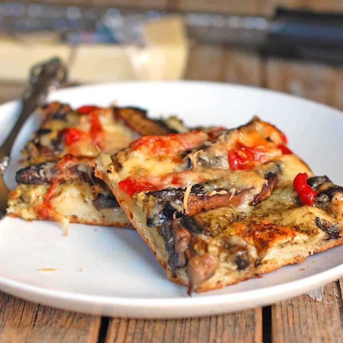 Portobello Red Pepper & Pesto Pizza KissAnine